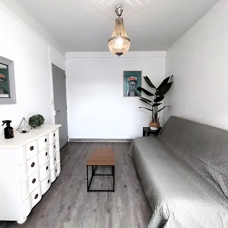 Maison Familiale Proche De La Villa *
